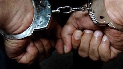 ضبط مسجل خطر نصب على المواطنين بزعم توفير رحلات سياحية بأسعار مخفضة بالجيزة