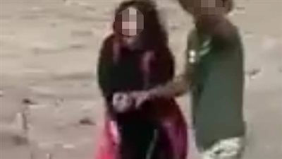 ضحية الاستدراج على يد شقيقها لتصويرها في وضع مخل: أخويا خلع ملابسي بالقوة وطلب من صديقه اغتصابي 