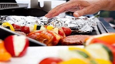 ممنوع فى اللانش بوكس.. ورق الألومنيوم يتفاعل مع الطعام ويسبب مخاطر بالغة