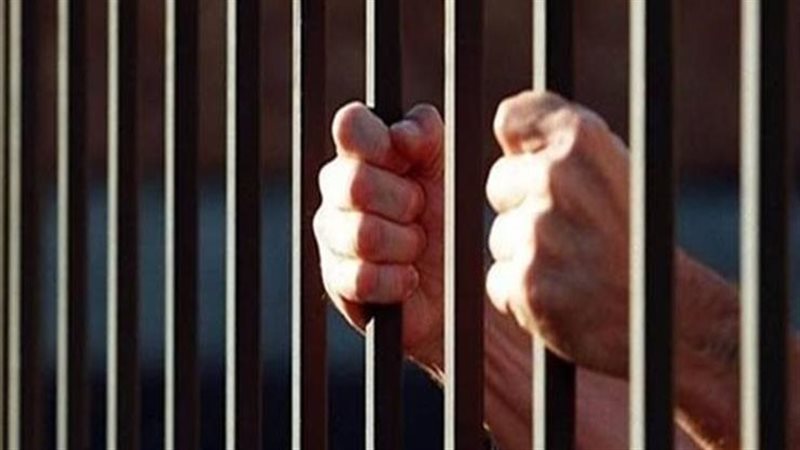 حجز شقيقين لاتهامهما