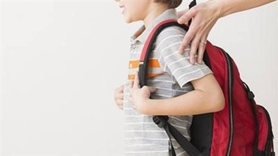 تمارين رياضية للظهر والكتف للوقاية من مشاكل حقيبة المدرسة