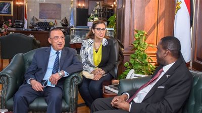 محافظ الإسكندرية يبحث مع سفير ناميبيا لدى القاهرة تعزيز وتوطيد سبل التعاون