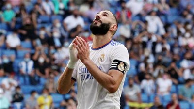 كريم بنزيما يقود التشكيل المثالي للجولة الـ8 من الليجا