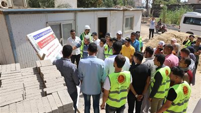 35 شابا وفتاة يتفقدون مشروعات حياة كريمة بقرى البلينا في سوهاج | صور 