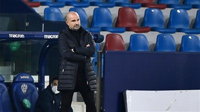 أول ضحايا المدربين بالليجا.. إقالة باكو لوبيز من تدريب ليفانتي
