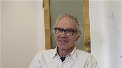 في حادث مروع.. مصرع رسام كاريكاتير سويدي اشتهر برسوماته المسيئة للنبي محمد