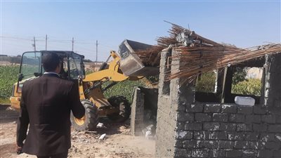  استرداد 533 فدانا و40 ألف متر في الموجة الـ 18 للإزالات بأسيوط 