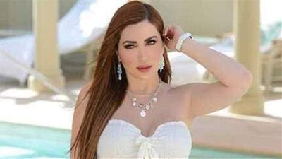 نسرين طافش تهنئ العراق بعيده الوطني