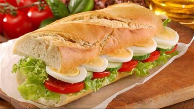 للانش بوكس صحي.. طريقة عمل ساندويتش البيض بالخضروات