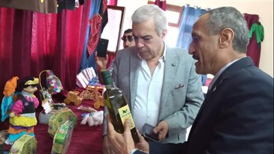 وكيل تعليم الإسماعيلية يشيد بمعرض مدرسة منتجة | صور