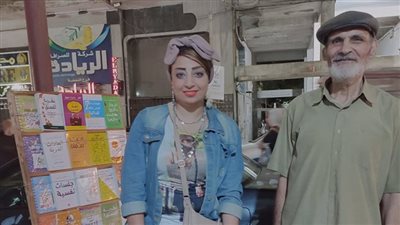 من إيطاليا لرصيف بورسعيد.. حكاية «عم توفيق» عاشق الكتب | صور