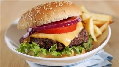 لـ «ساندويتشات المدرسة».. طريقة عمل البرجر المنزلي