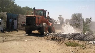  إزالة 40 حالة تعد بأسوان | صور