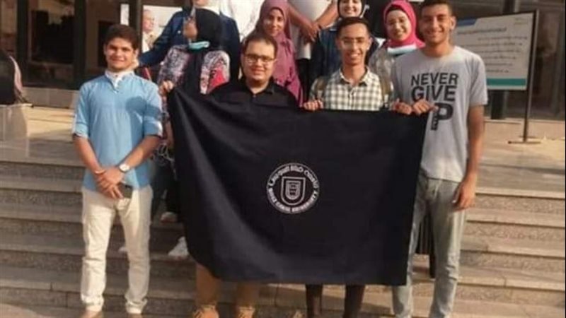 الفريق المشارك في