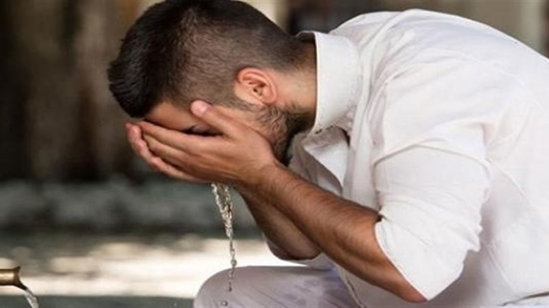 حكم الوضوء بالماء