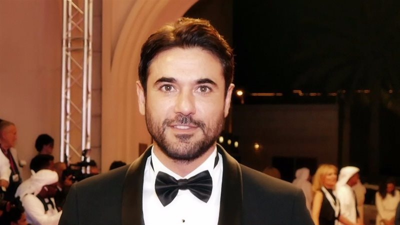 الفنان أحمد عز