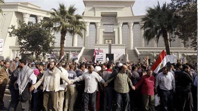 الإعلان الدستوري المكمل بداية النهاية لحكم الإخوان، المعارضة تعلن رفضها وتشكل جبهة الإنقاذ، والشارع المصري يعلن النفير