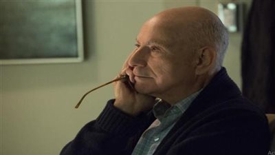 وفاة الممثل الأمريكي آلان أركين عن عمر ناهز 89 عامًا