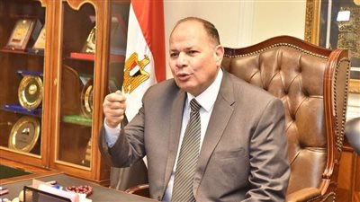 محافظ أسيوط يجرى حركة محليات محدودة للاستعانة بالكفاءات