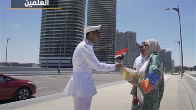  الداخلية تشارك المواطنين الاحتفال بذكرى ثورة 30 يونيو (فيديو) 