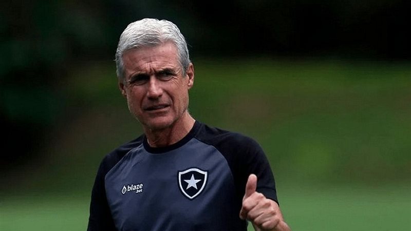 لويس كاسترو، فيتو