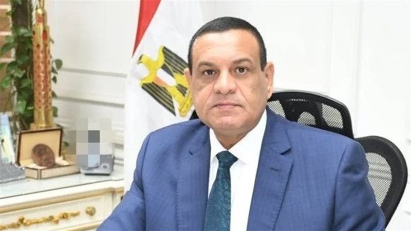 وزير التنمية المحلية،