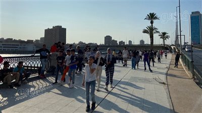 لاعبو الإسكيت يسيطرون على وسط البلد في رابع أيام العيد (فيديو)