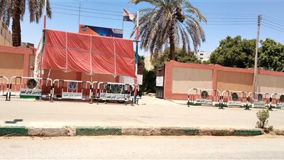 11 لجنة تستقبل 1998 طالبا بالثانوية العامة لأداء امتحاني الفيزياء والتاريخ بالوادي الجديد