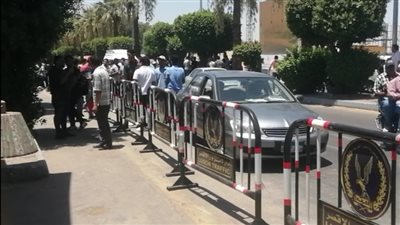 طلاب الثانوية العامة بالأقصر: امتحان التاريخ سهل (فيديو)