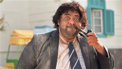 مدحت تيخا يصور مشاهده في مسلسل الليلة كبيرة