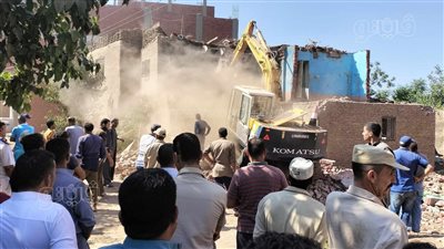 إنقاذ طفل عمره 20 يومًا من تحت أنقاض المنزل المنهار بالمنوفية 