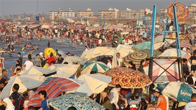 شاطئ جمصة يستقبل 3 ملايين مواطن خلال أيام عيد الأضحى المبارك 