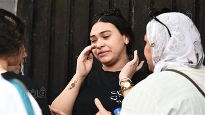 30 صورة ترصد دموع طالبات الثانوية العامة بعد امتحان الفيزياء