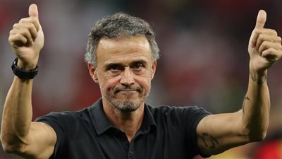 إنريكي يوقع عقود تدريب باريس سان جيرمان 