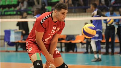 الكرة الطائرة، عرض إماراتي لنجم الأهلي