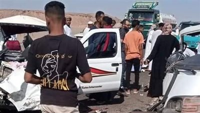 مصرع شخص وإصابة 36 آخرين فى حادث تصادم بطريق إدفو- مرسى علم (صور)