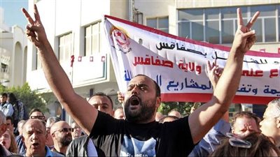 اشتباكات في تونس بين عدد من السكان والمهاجرين