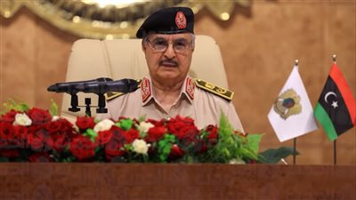 حفتر يهدد بتدخل الجيش الليبي لضمان توزيع عادل للثروات النفطية (فيديو)