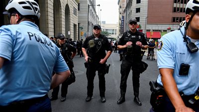 مقتل 4 أشخاص وإصابة آخرين بإطلاق نار في فيلادلفيا الأميركية (فيديو)