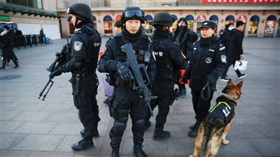 الصين تتهم بريطانيا بحماية 