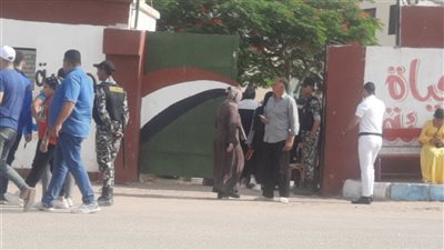 طلاب علمي رياضيات يؤدون امتحان مادة الاستاتيكا بالإسماعيلية