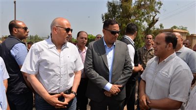 محافظ الدقهلية يرافق وزير الري خلال تفقده بحر شبين وبحر تيرة