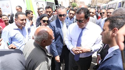 وزير الصحة يتفقد مقر حملة 100 يوم صحة بكفر محفوظ بالفيوم