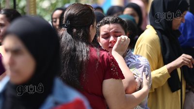 بكاء طالبات الثانوية العامة بالقاهرة بسبب الاستاتيكا، وولية أمر: حرام اللي بيحصل ده (فيديو وصور)