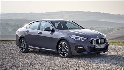 سيارات BMW 2 جران كوبيه محمولة على شاحنة نقل (تفاصيل)