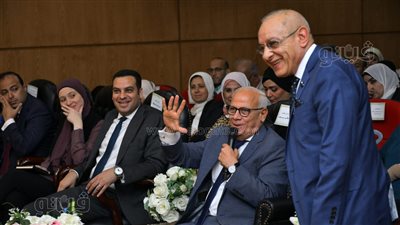 محافظ بورسعيد: المشروعات المنفذة في المحافظة بلغت مليار جنيه (صور)