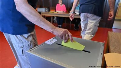 ضد الإسلام واللاجئين ويرفض دعم أوكرانيا، ماذا يعني تصدر 