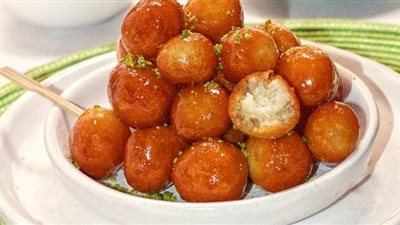 طريقة عمل لقمة القاضي، هشة ومقرمشة وأحلى من الجاهزة