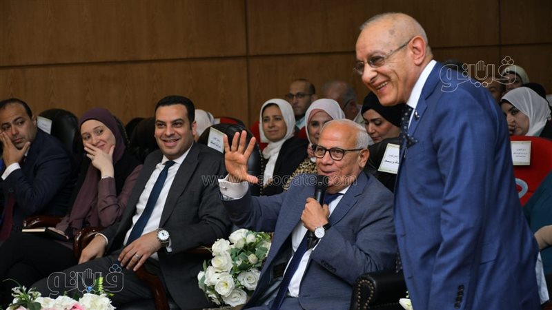الاجتماع بالديوان