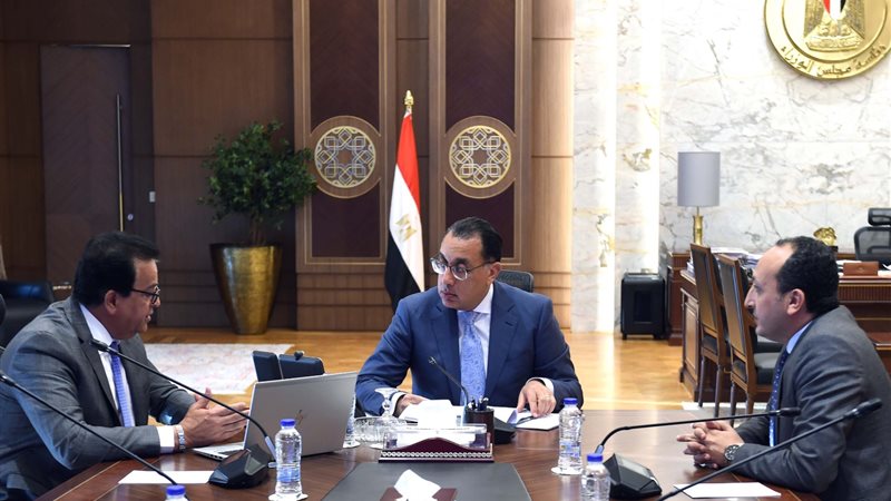 رئيس الوزراء ووزير